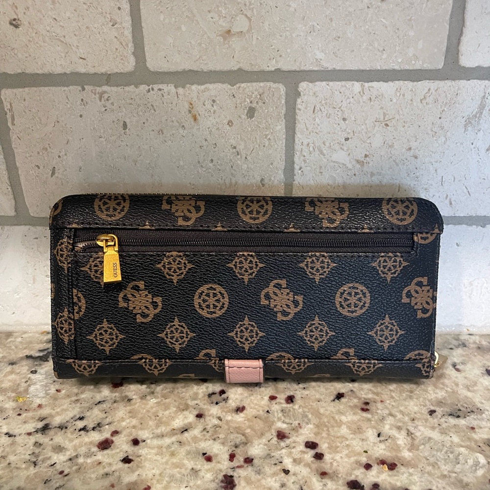 GUESS BRIANA WRISTLET WALLET with Gold Accents - Picture 2 of 8